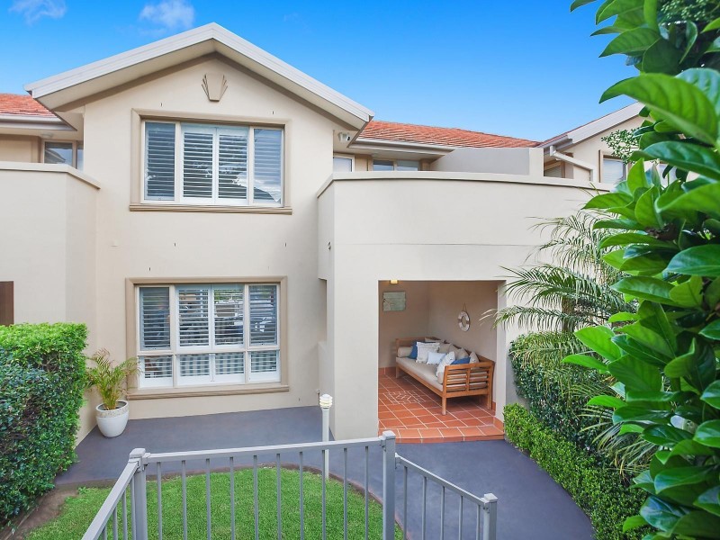 2/20 Kurrawyba Avenue, Terrigal NSW 2260