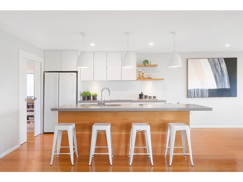 25 Surf Rider Avenue, North Avoca NSW 2260