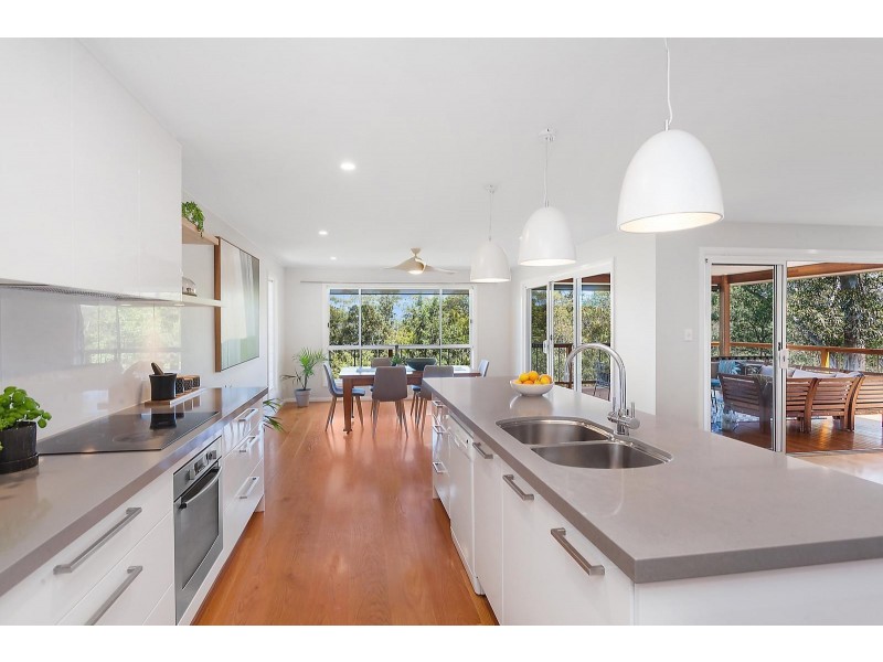 25 Surf Rider Avenue, North Avoca NSW 2260