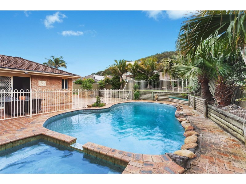 2 Sunny Waters Road, Kincumber NSW 2251
