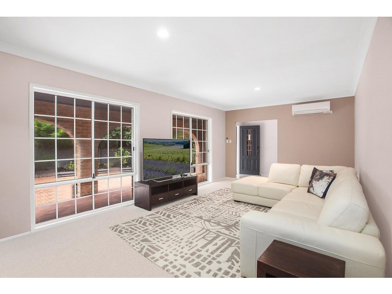 22 Maranoa Street, Wyoming NSW 2250