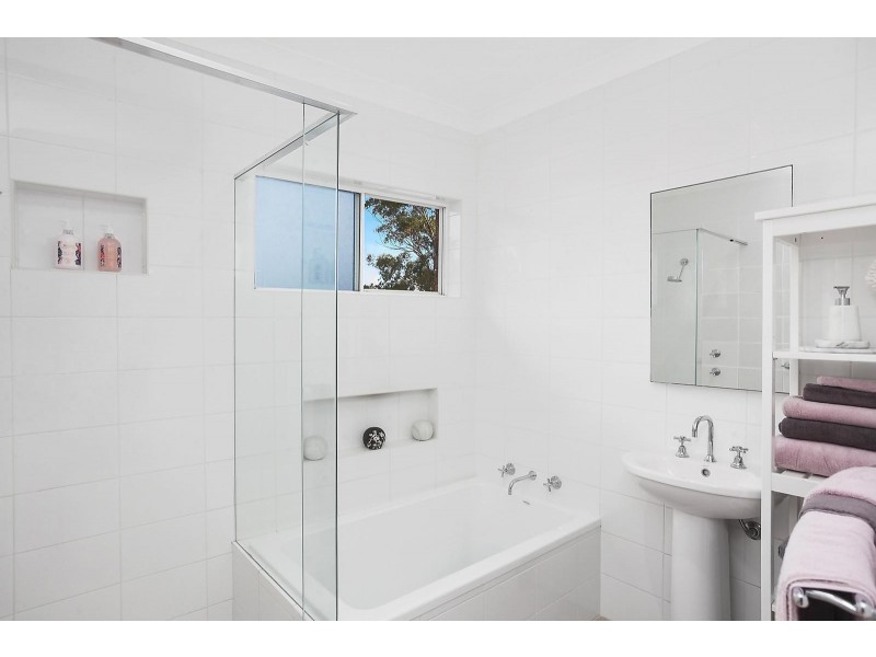 22 Maranoa Street, Wyoming NSW 2250