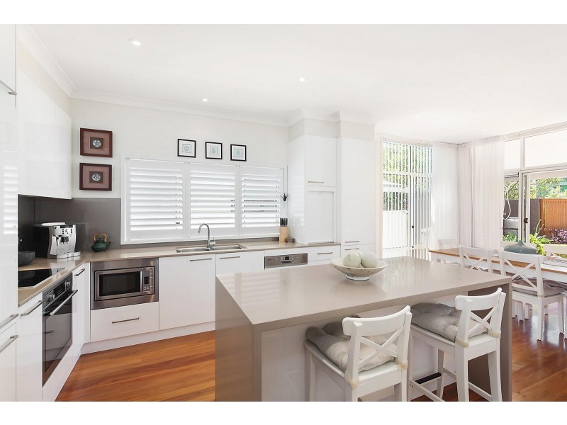 1/25 Lake Street, North Avoca NSW 2260