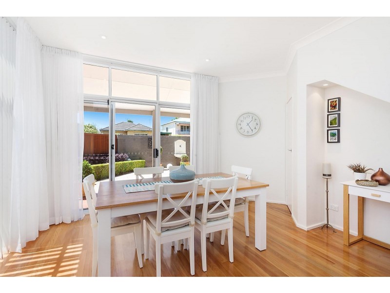 1/25 Lake Street, North Avoca NSW 2260