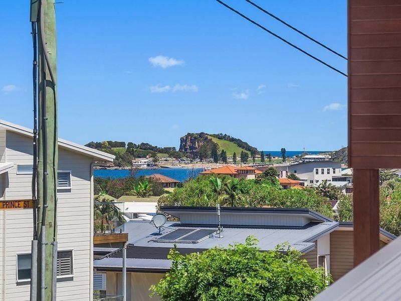 45 Lake View Road, Wamberal NSW 2260