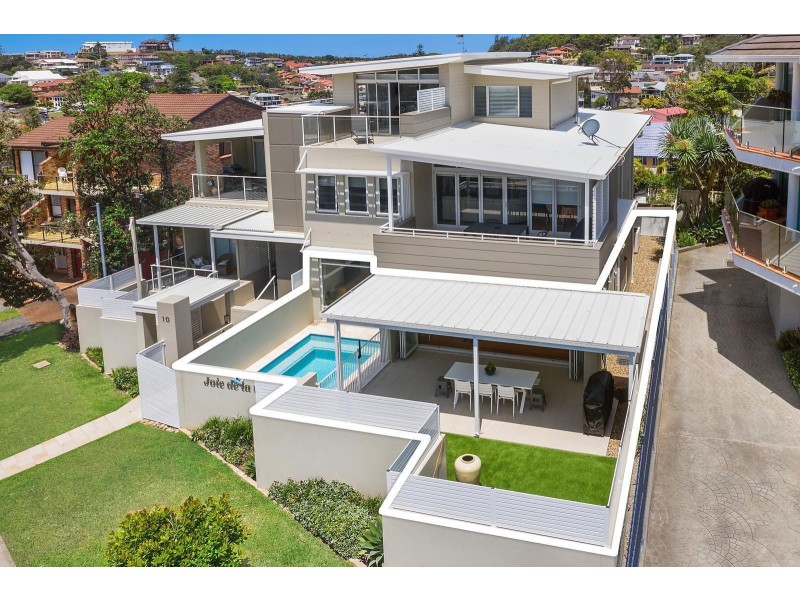 1/10 Grosvenor Road, Terrigal NSW 2260
