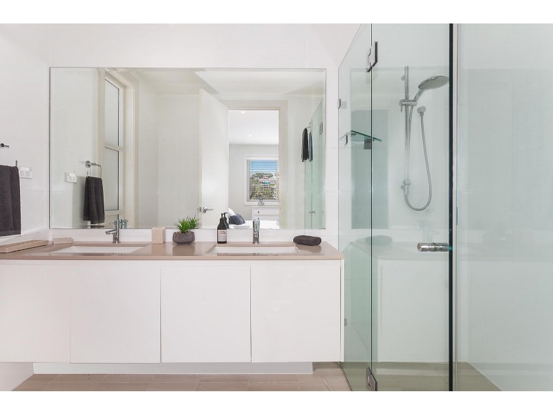 1/10 Grosvenor Road, Terrigal NSW 2260