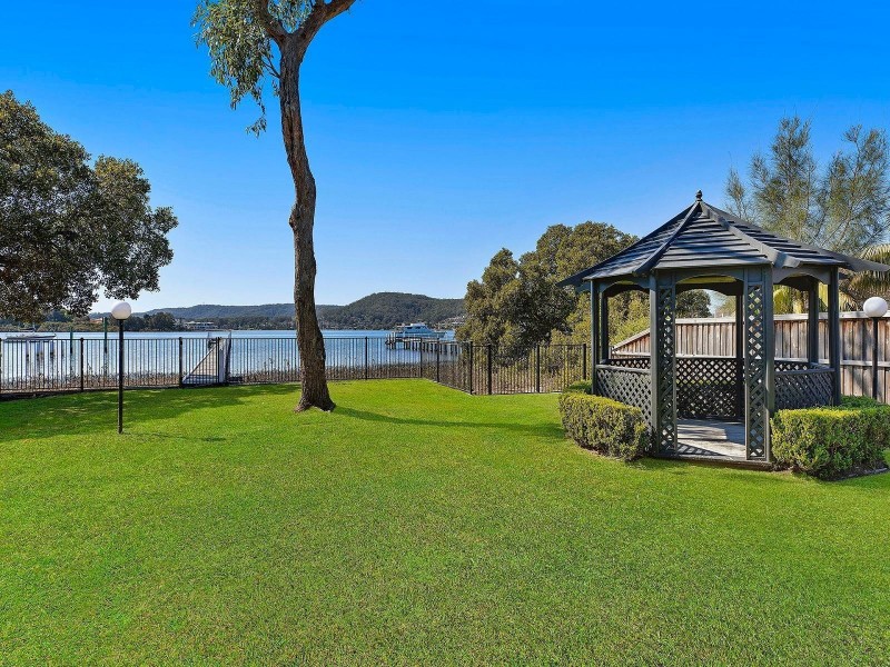83 Albany Street, Point Frederick NSW 2250