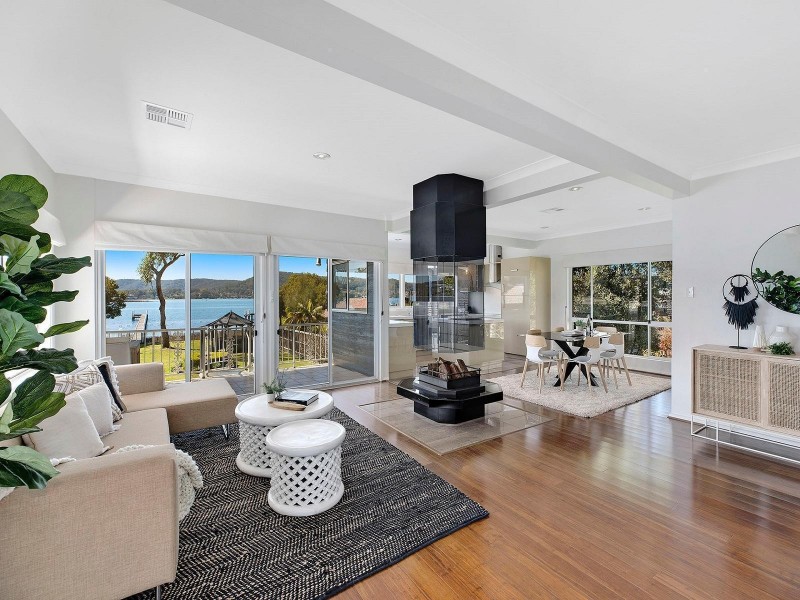 83 Albany Street, Point Frederick NSW 2250