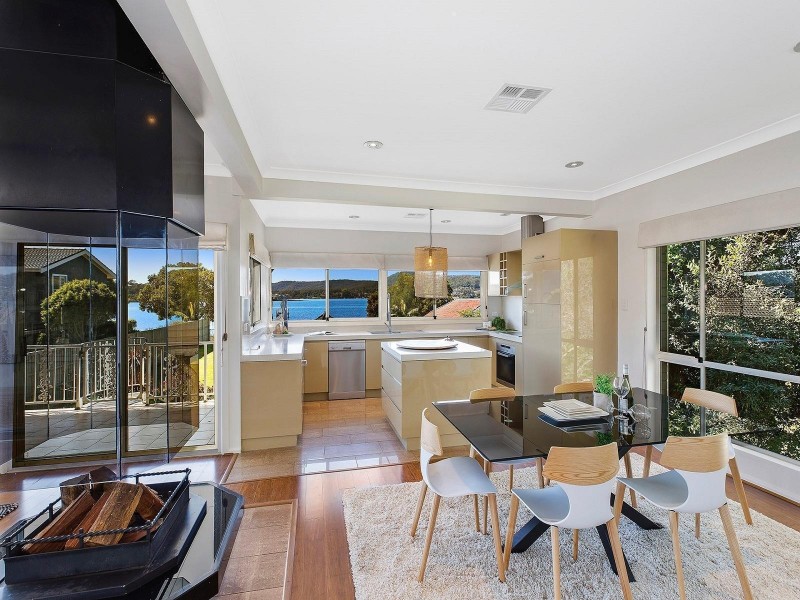 83 Albany Street, Point Frederick NSW 2250