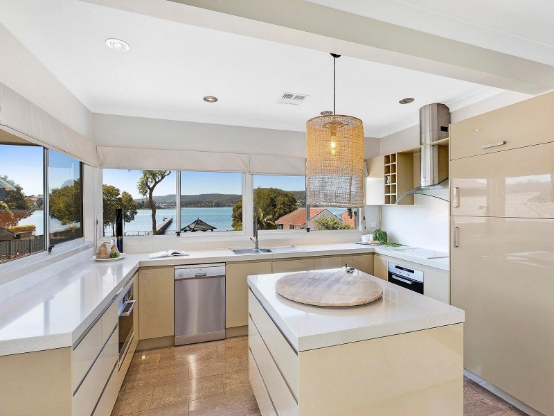 83 Albany Street, Point Frederick NSW 2250