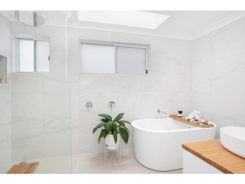 24 Wairakei Road, Wamberal NSW 2260