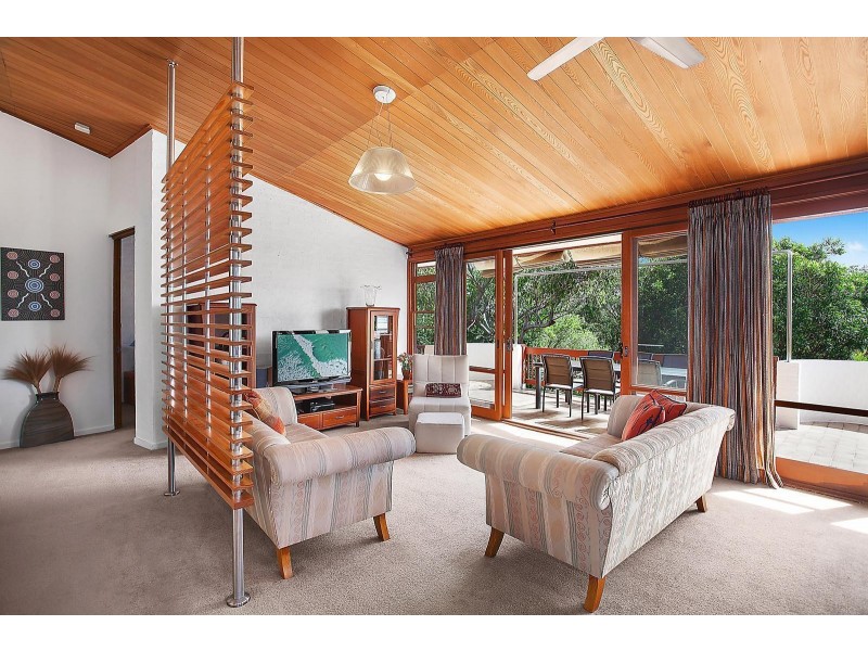 77 Beachview Esplanade, Macmasters Beach NSW 2251