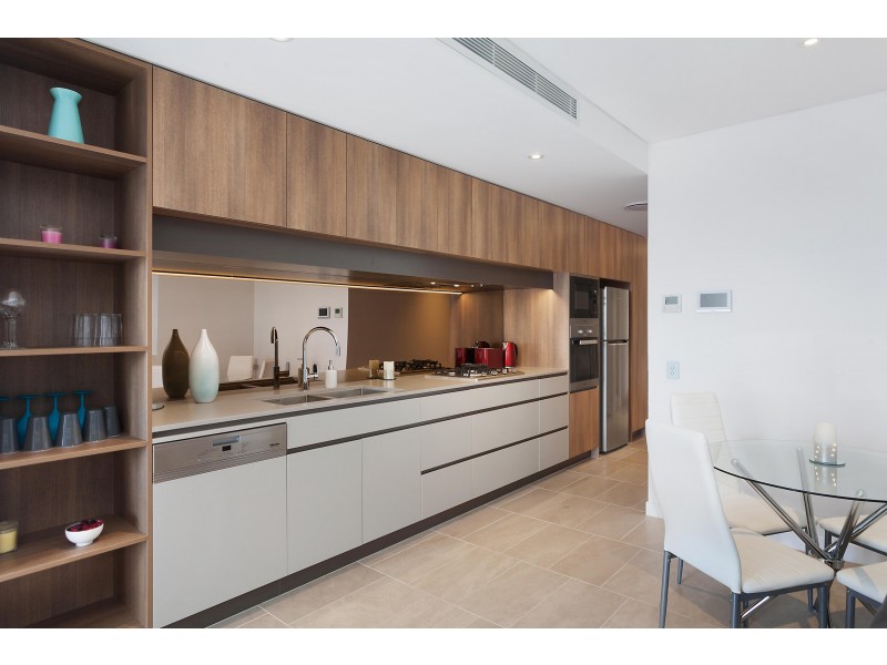 2/13 Lynn Avenue, Point Frederick NSW 2250