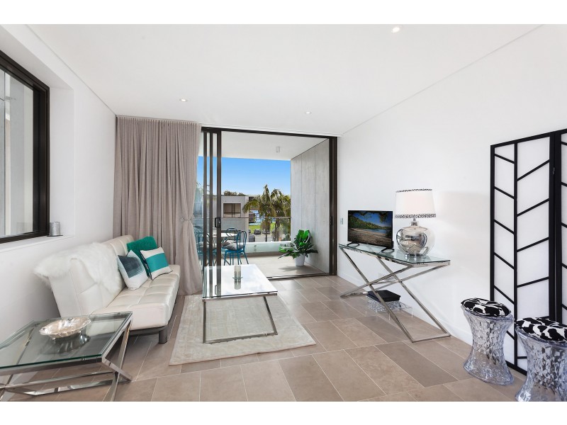 2/13 Lynn Avenue, Point Frederick NSW 2250