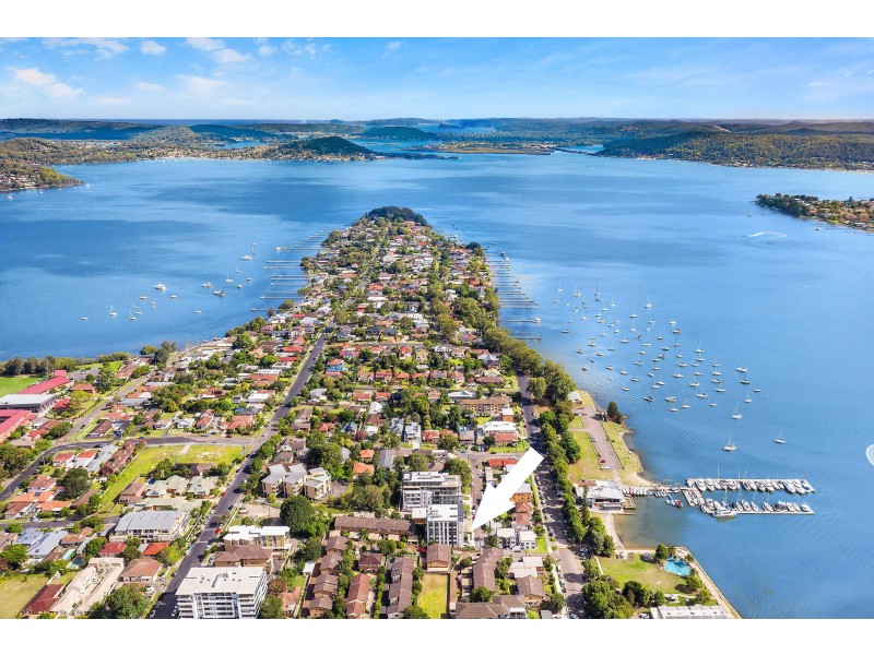 2/13 Lynn Avenue, Point Frederick NSW 2250