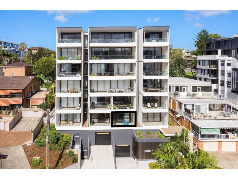 2/13 Lynn Avenue, Point Frederick NSW 2250