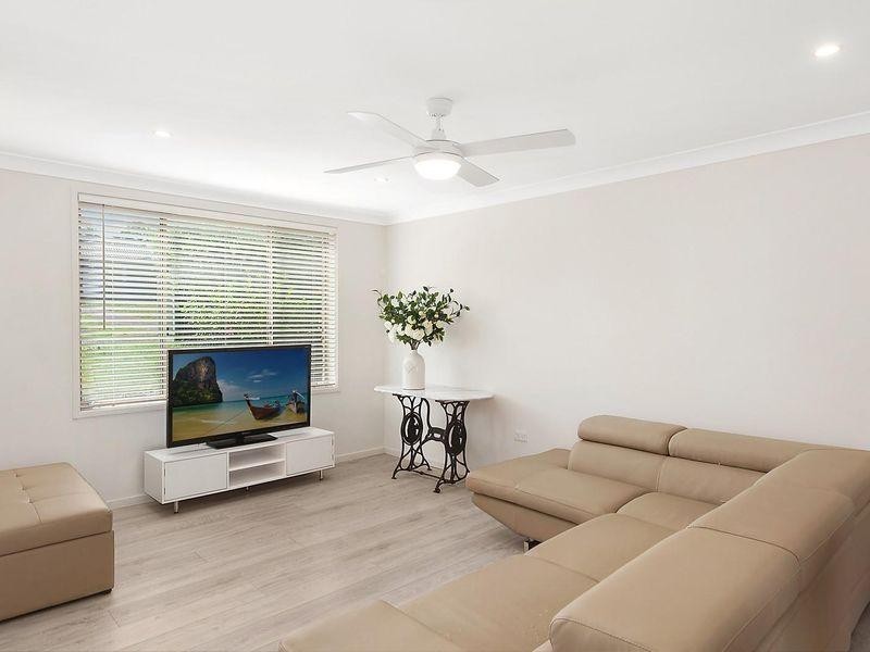 51 Lancaster Parade, Bateau Bay NSW 2261