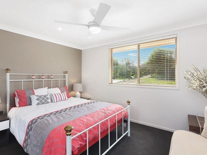 51 Lancaster Parade, Bateau Bay NSW 2261