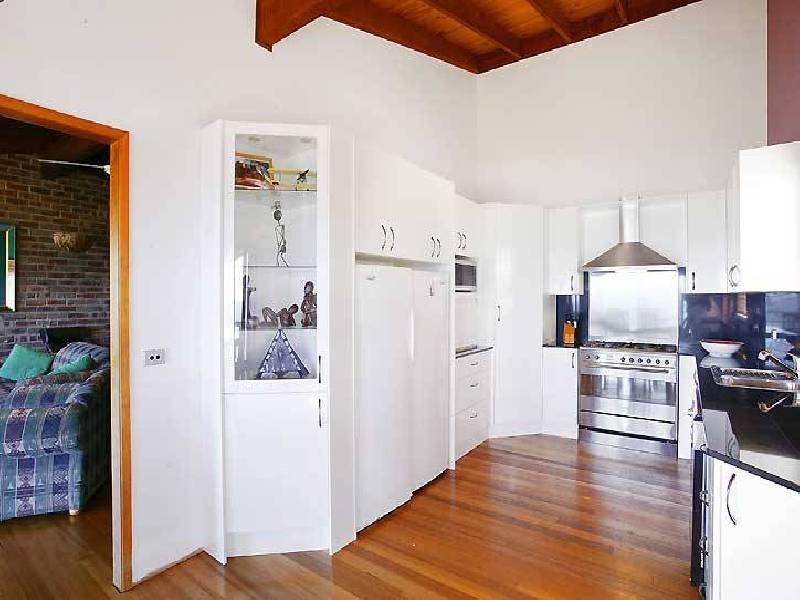 2 Circulo Drive, Copacabana NSW 2251