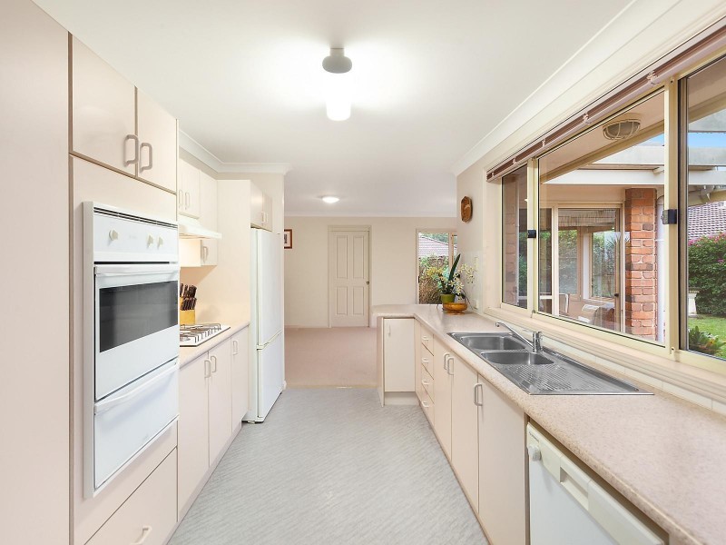 81 Thames Drive, Erina NSW 2250