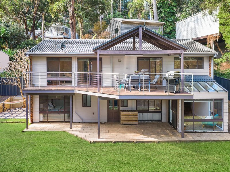 92 Lake Shore Drive, North Avoca NSW 2260