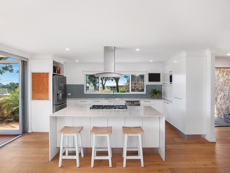 2 Grove Road, Wamberal NSW 2260