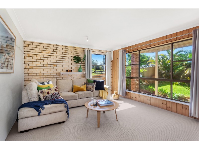 2 Pacific View Street, Forresters Beach NSW 2260