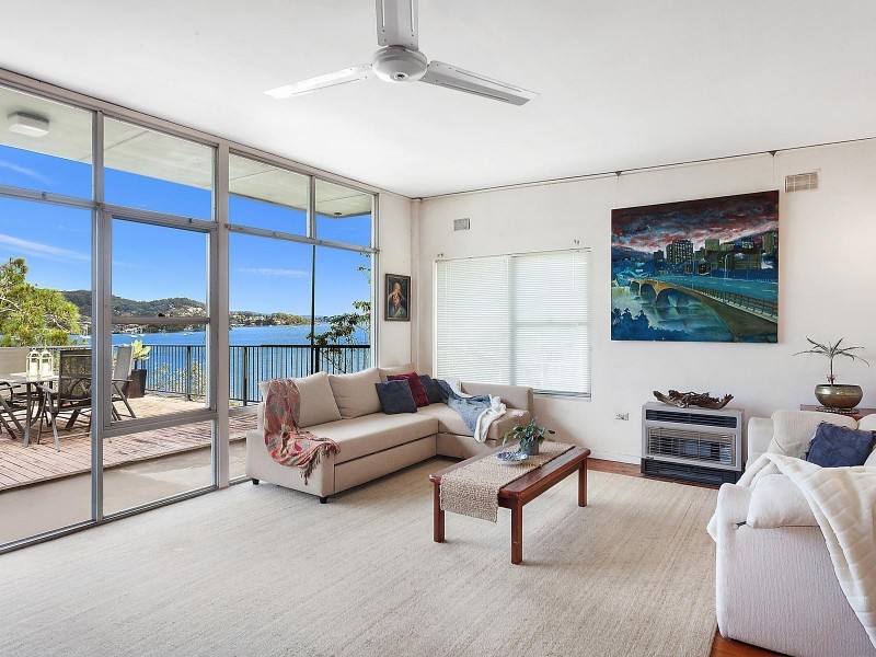 9 Wharf Street, East Gosford NSW 2250