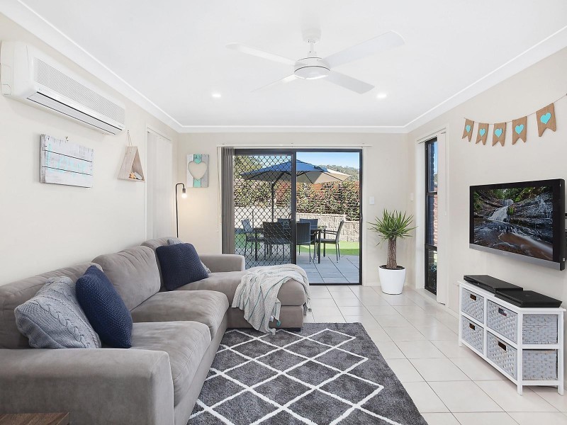 1/92 Bronzewing Drive, Erina NSW 2250