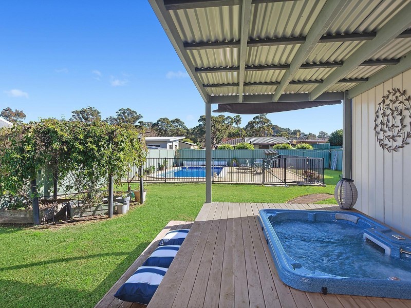 8 Fran Avenue, Berkeley Vale NSW 2261