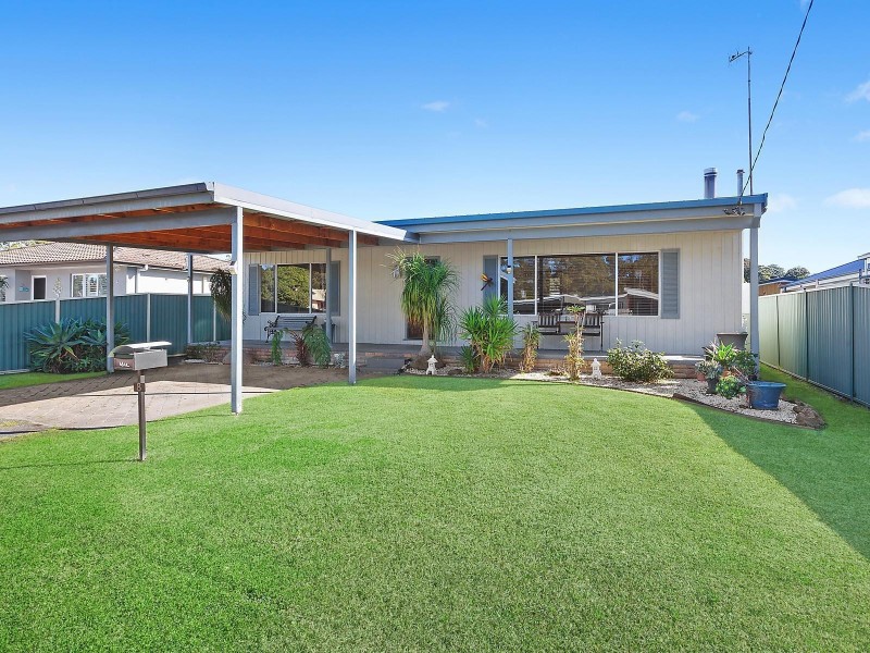 8 Fran Avenue, Berkeley Vale NSW 2261