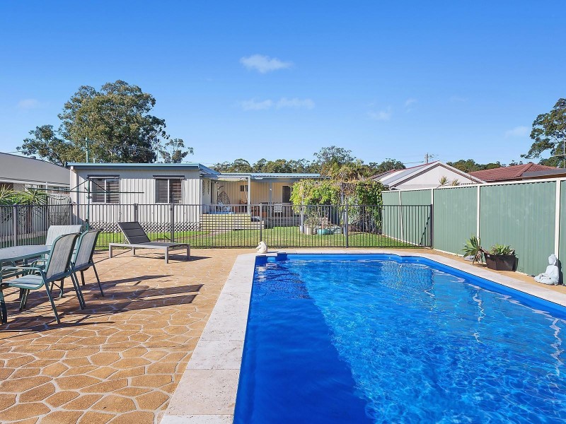 8 Fran Avenue, Berkeley Vale NSW 2261