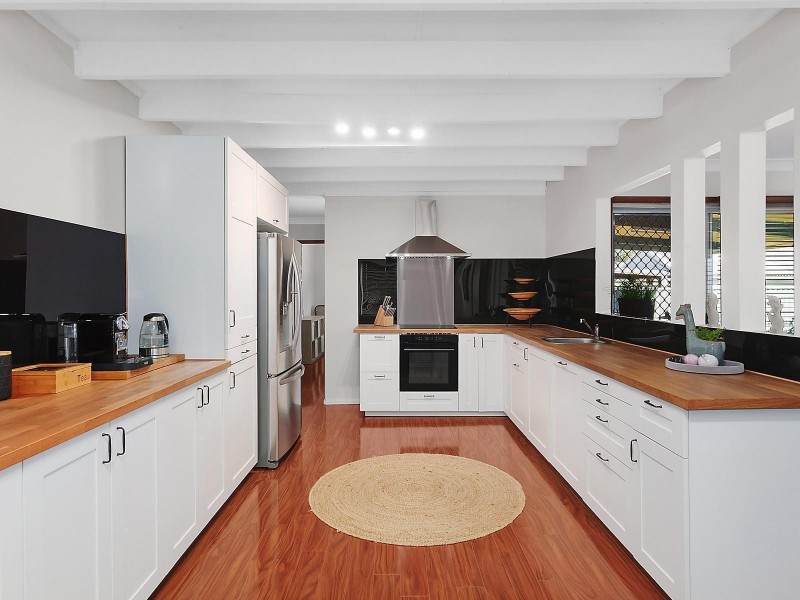 8 Fran Avenue, Berkeley Vale NSW 2261