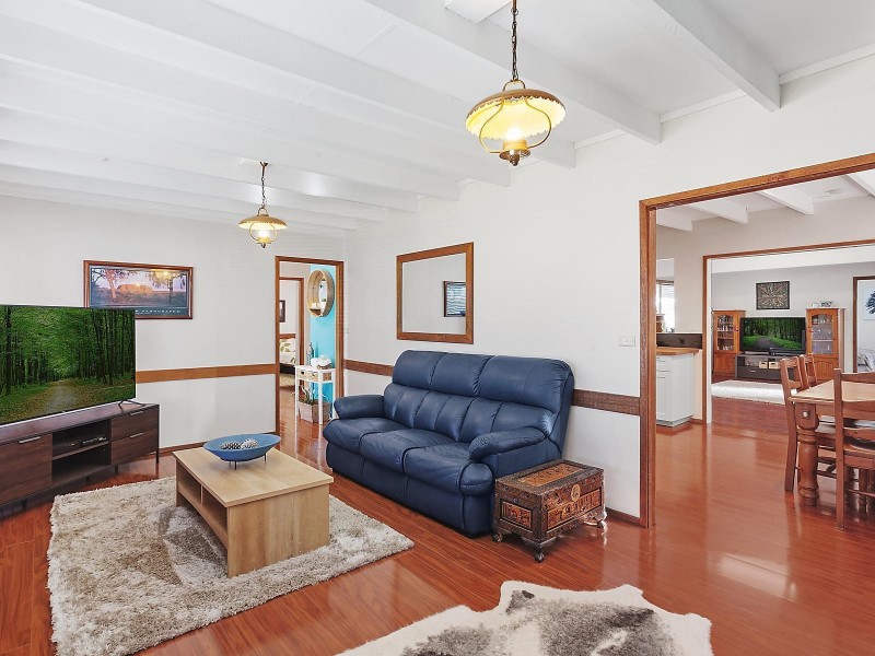 8 Fran Avenue, Berkeley Vale NSW 2261