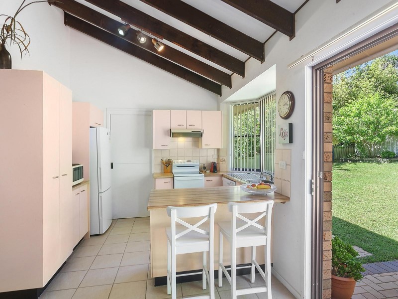 41 Noorong Avenue, Forresters Beach NSW 2260