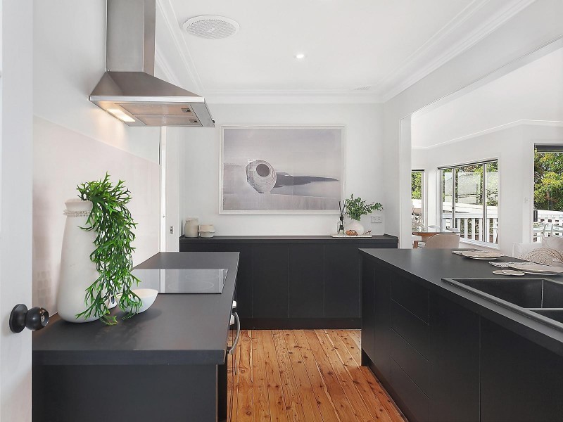 6 Seaview Avenue, Wamberal NSW 2260
