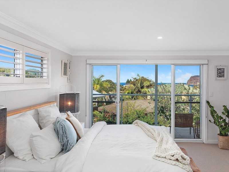 24 Fiesta Crescent, Copacabana NSW 2251