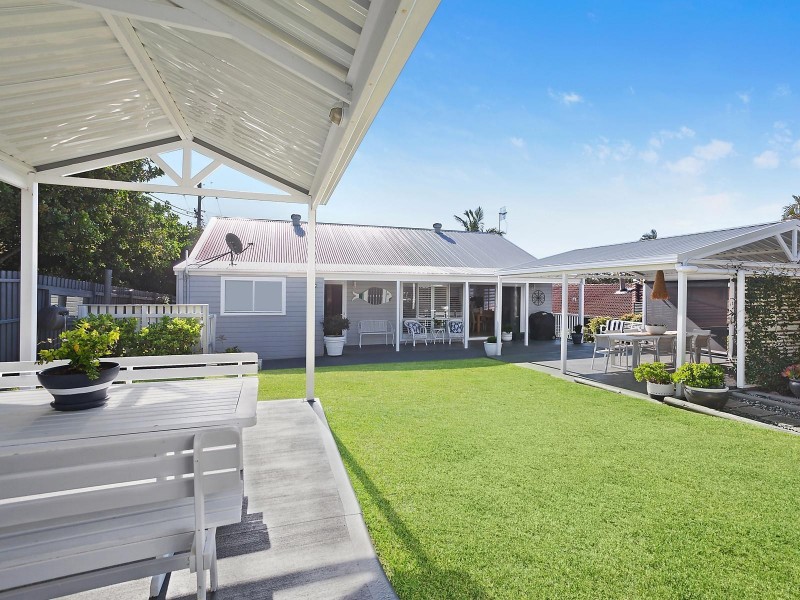 49 John Street, Forresters Beach NSW 2260