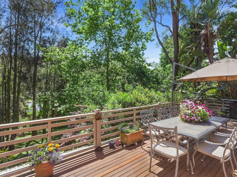 90 Lake Shore Drive, North Avoca NSW 2260