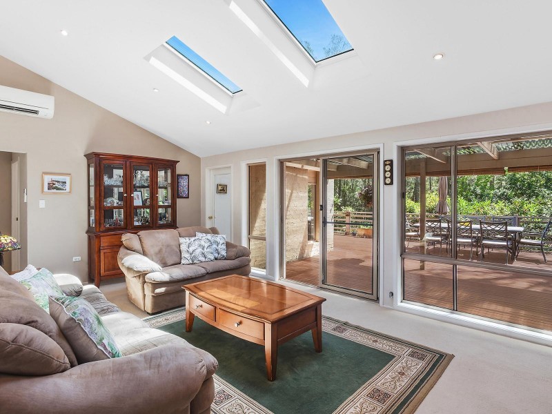 90 Lake Shore Drive, North Avoca NSW 2260