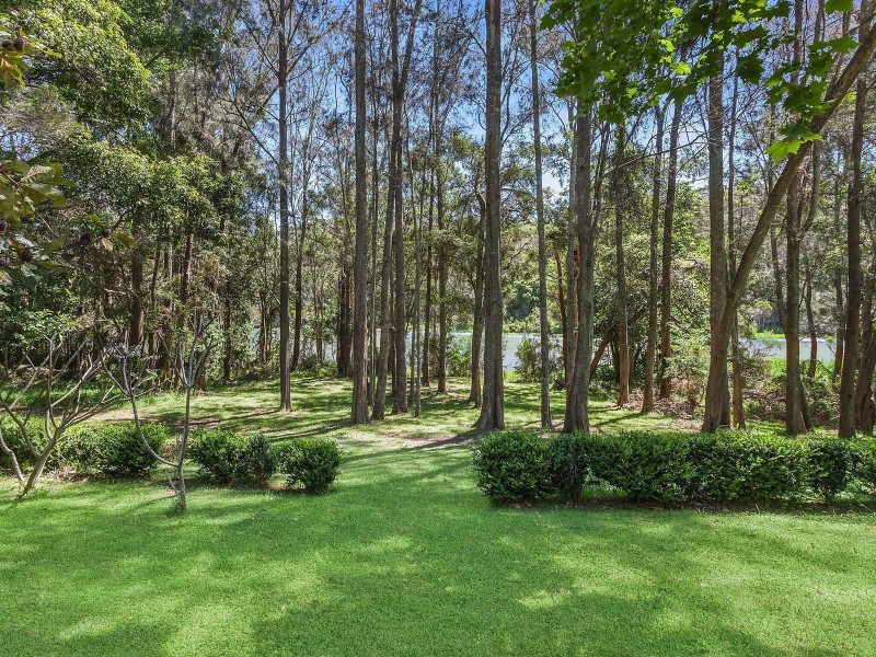90 Lake Shore Drive, North Avoca NSW 2260