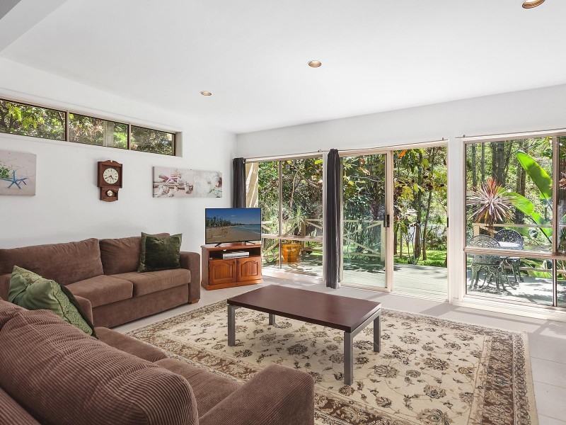 90 Lake Shore Drive, North Avoca NSW 2260