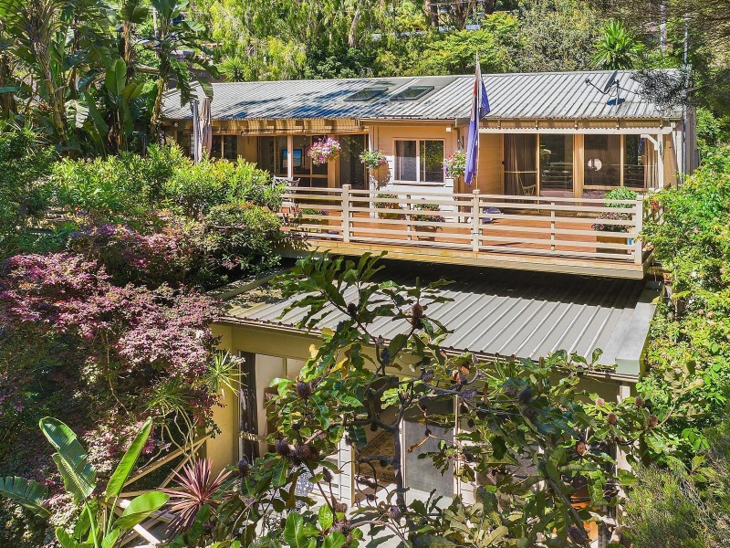 90 Lake Shore Drive, North Avoca NSW 2260
