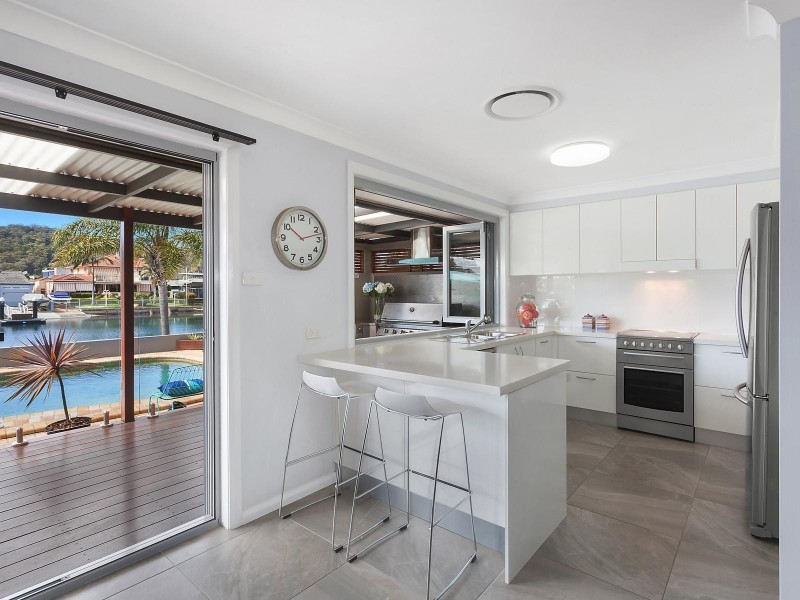 11 Nautilus Crescent, St Huberts Island NSW 2257
