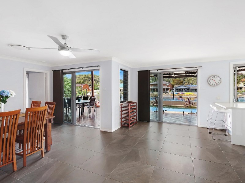 11 Nautilus Crescent, St Huberts Island NSW 2257
