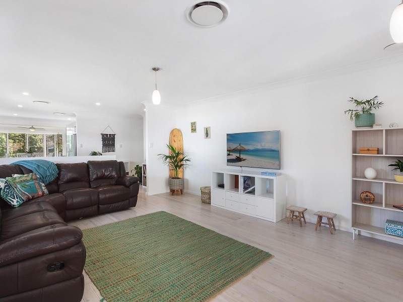 70 Lake Shore Drive, North Avoca NSW 2260