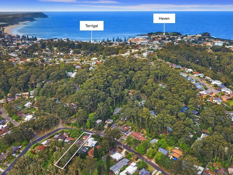 70 Lake Shore Drive, North Avoca NSW 2260