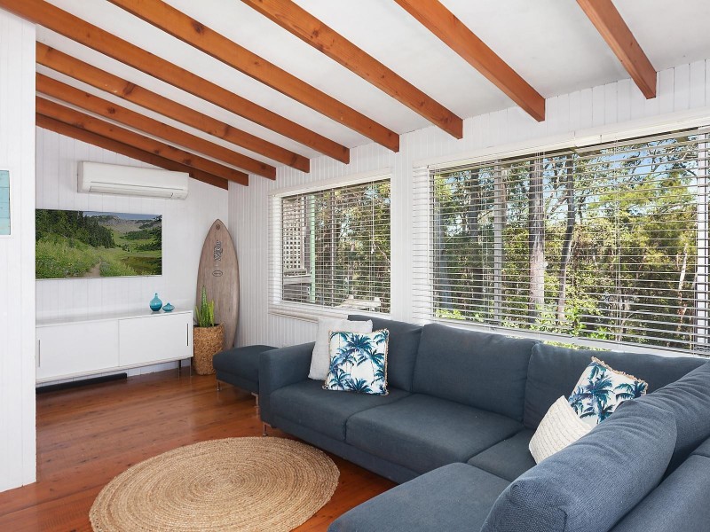 100 Lake Shore Drive, North Avoca NSW 2260