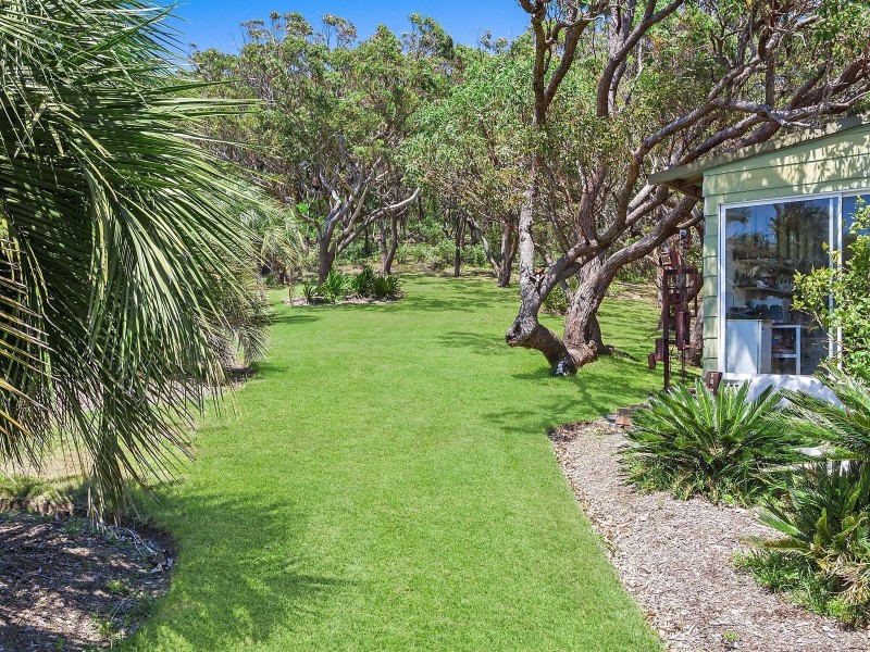32 Whalans Road, Forresters Beach NSW 2260